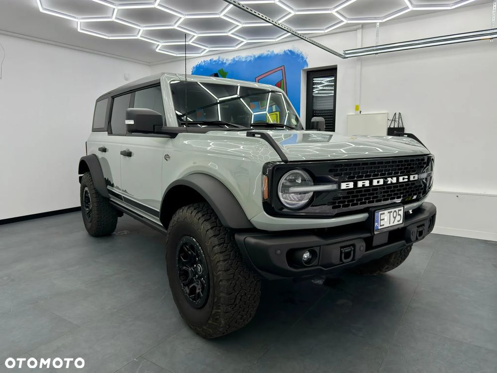 Ford Bronco - 2