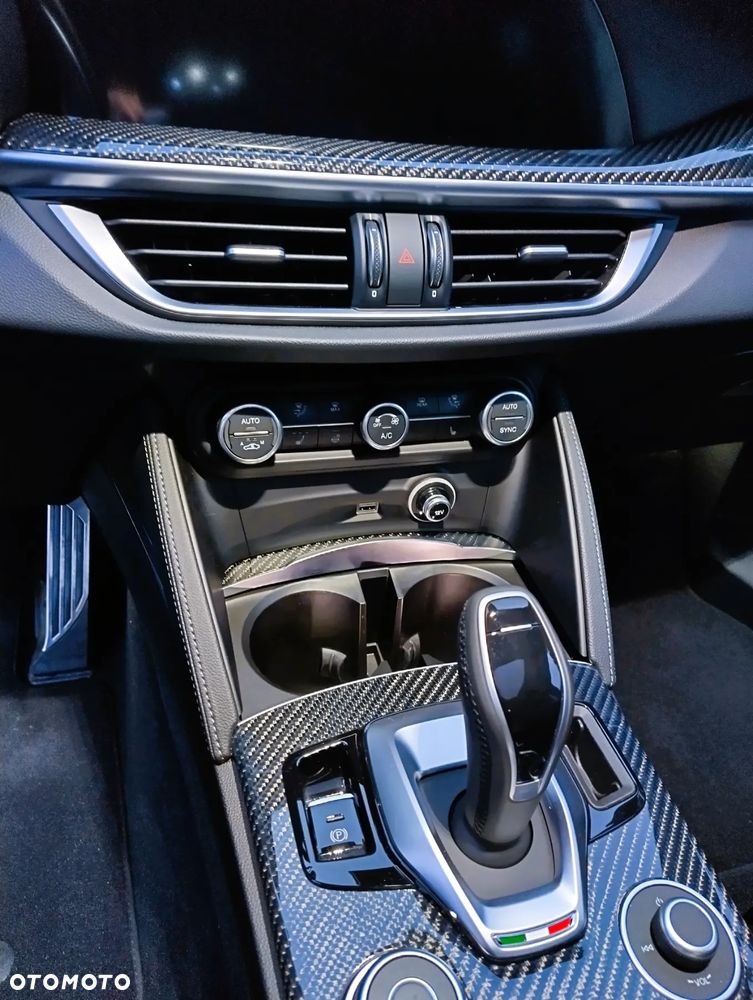 Alfa Romeo Stelvio 2.9 V6 Bi-Turbo Quadrifoglio Q4 - 10