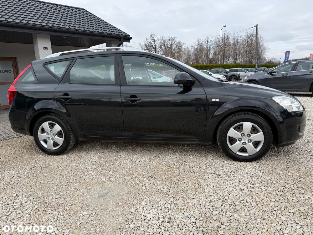 Kia Ceed 1.6 L - 9