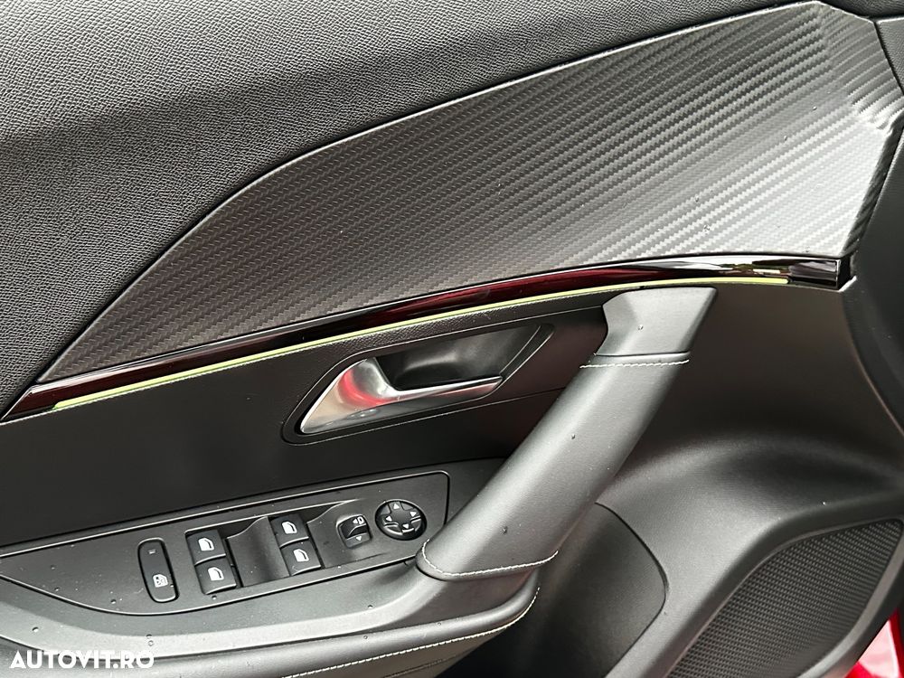 Peugeot 2008 PureTech 130 EAT8 GT - 31