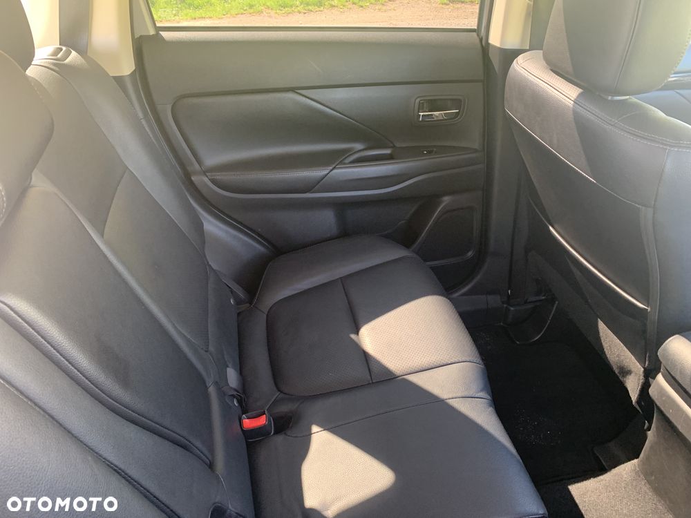 Mitsubishi Outlander - 20