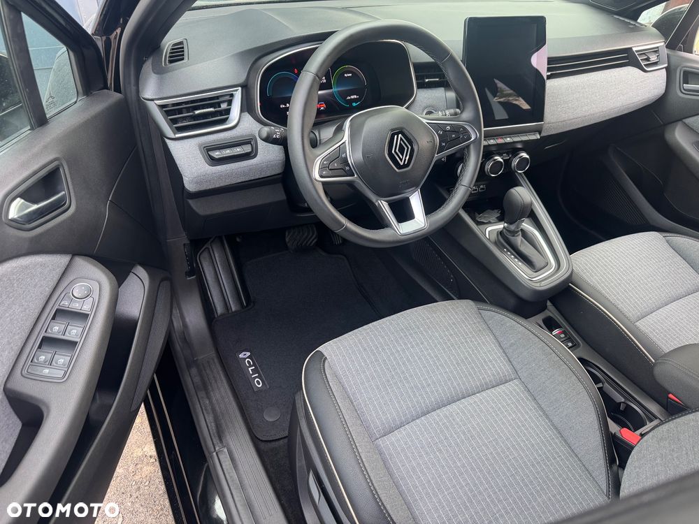 Renault Clio - 11