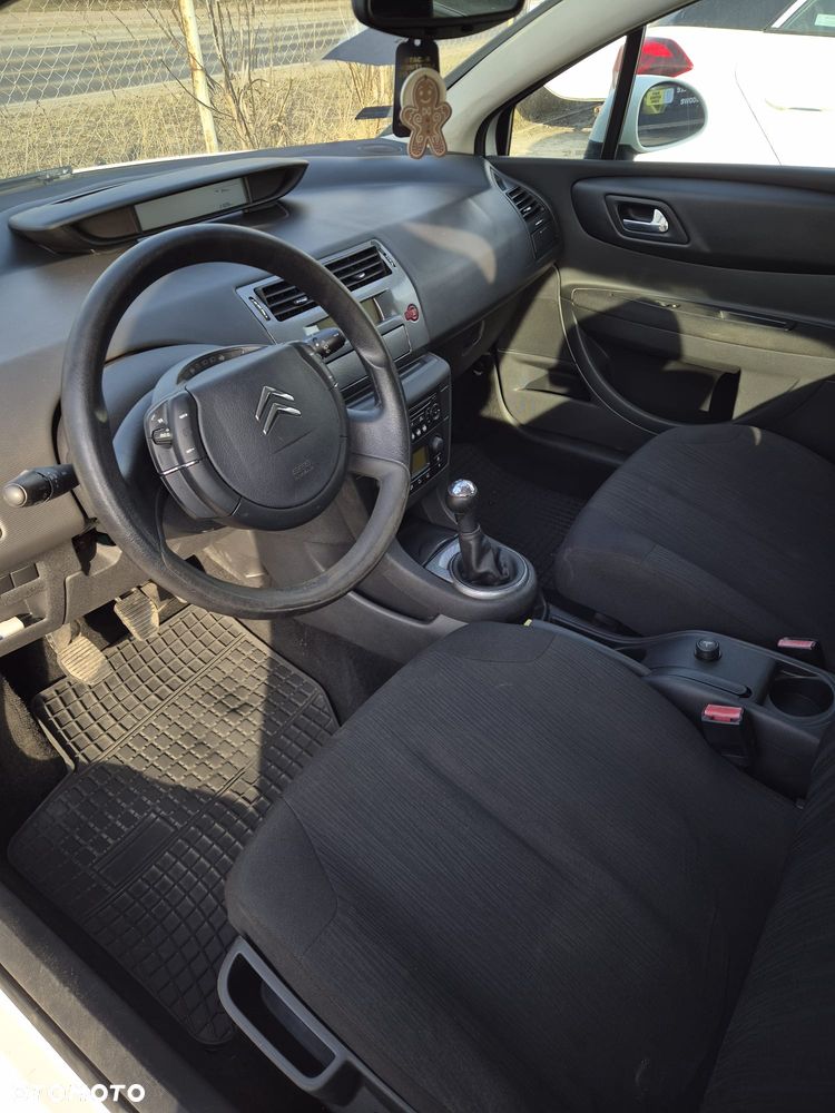 Citroën C4 1.4 16V Equilibre - 5