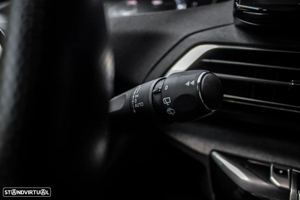 Peugeot 3008 1.6 Hybrid GT e-EAT8 - 17