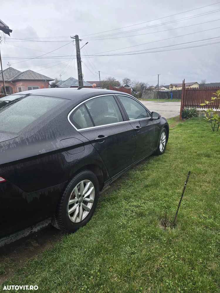 Volkswagen Passat 2.0 TDI (BlueMotion Technology) Comfortline - 4