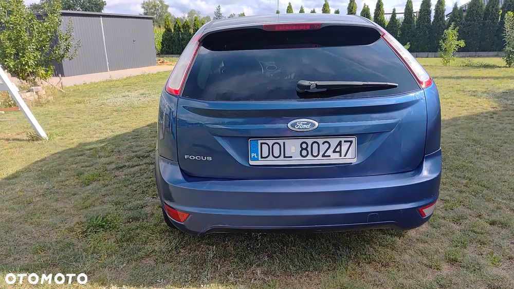 Ford Focus 1.6 Trend + - 6