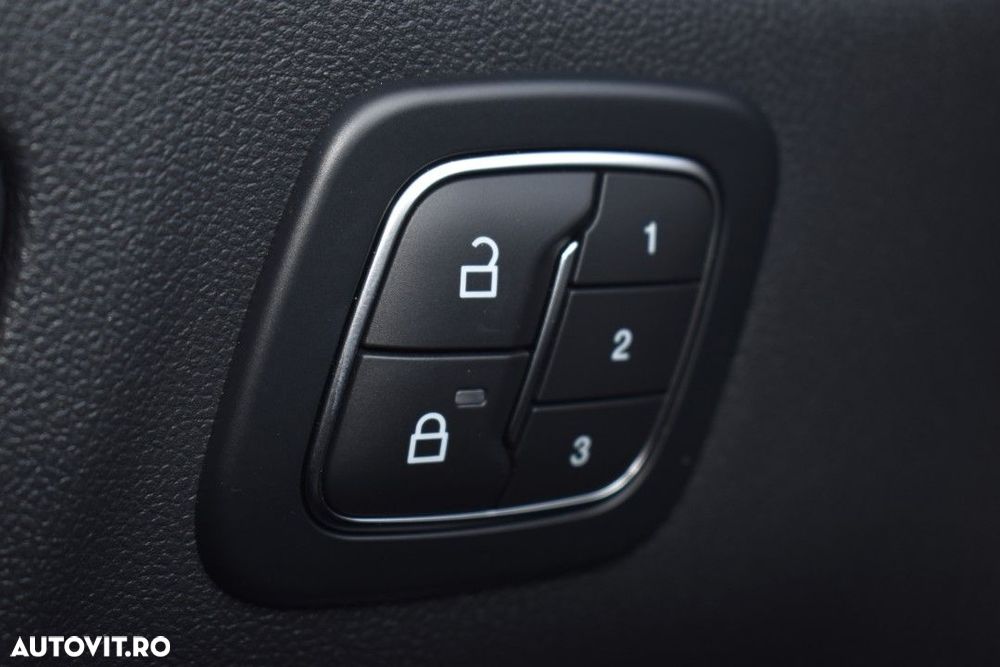 Ford Kuga 2.5 Duratec FWD PHEV ST-Line X - 25