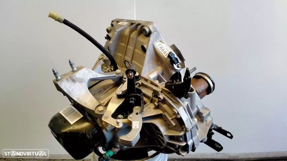 CAIXA VELOCIDADES DACIA SANDERO II 2019 - 12