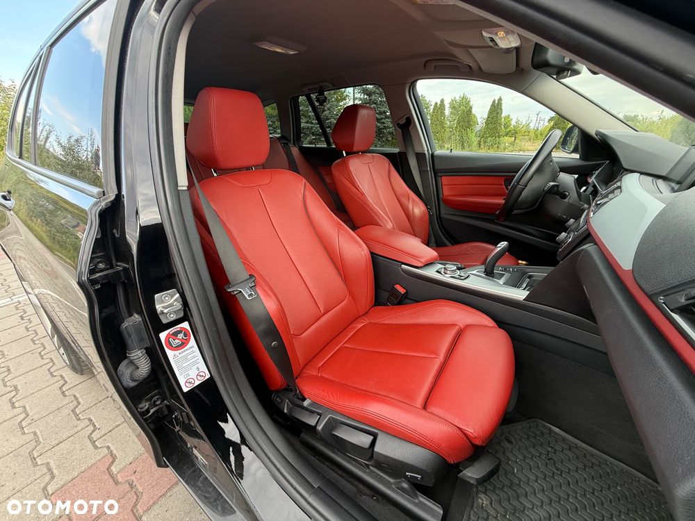 BMW Seria 3 320d Touring Blue Performance Sport Line - 14