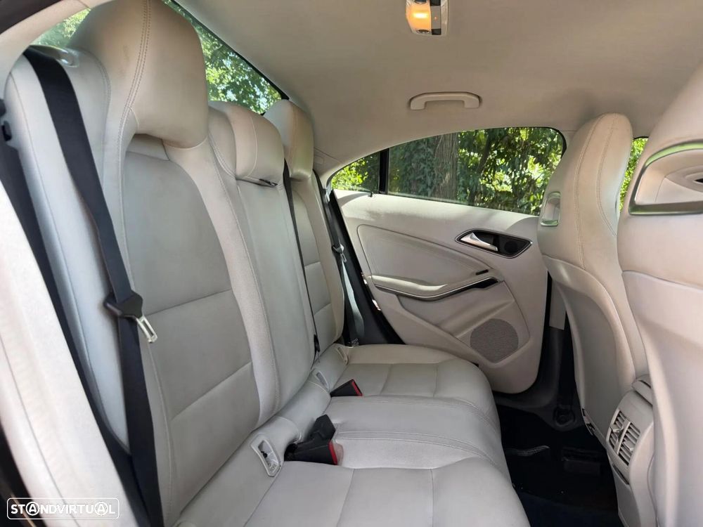 Mercedes-Benz CLA 200 CDI AMG Line — fotografia 38