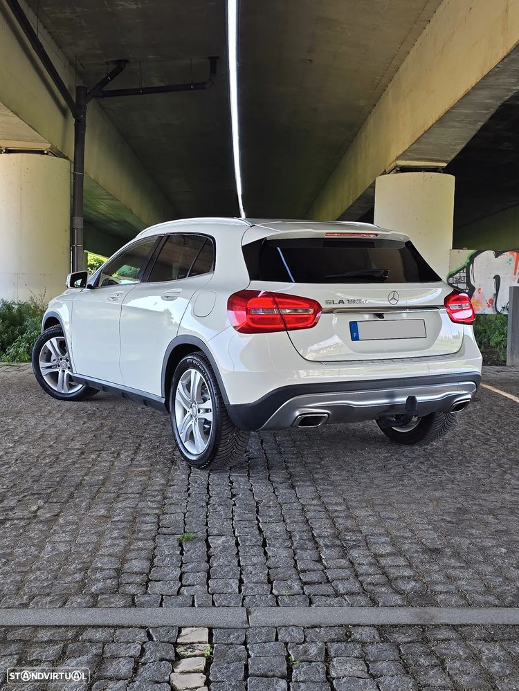 Mercedes-Benz GLA 180 (CDI) d Urban - 2