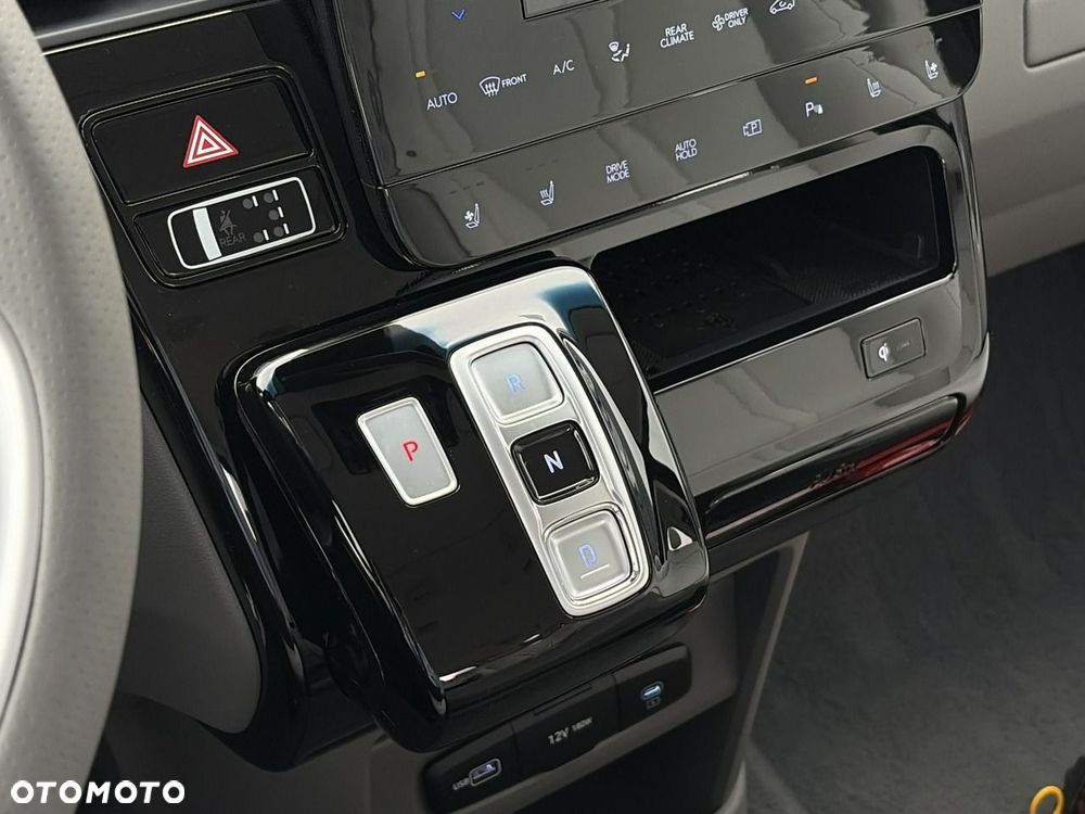 Hyundai Staria - 12