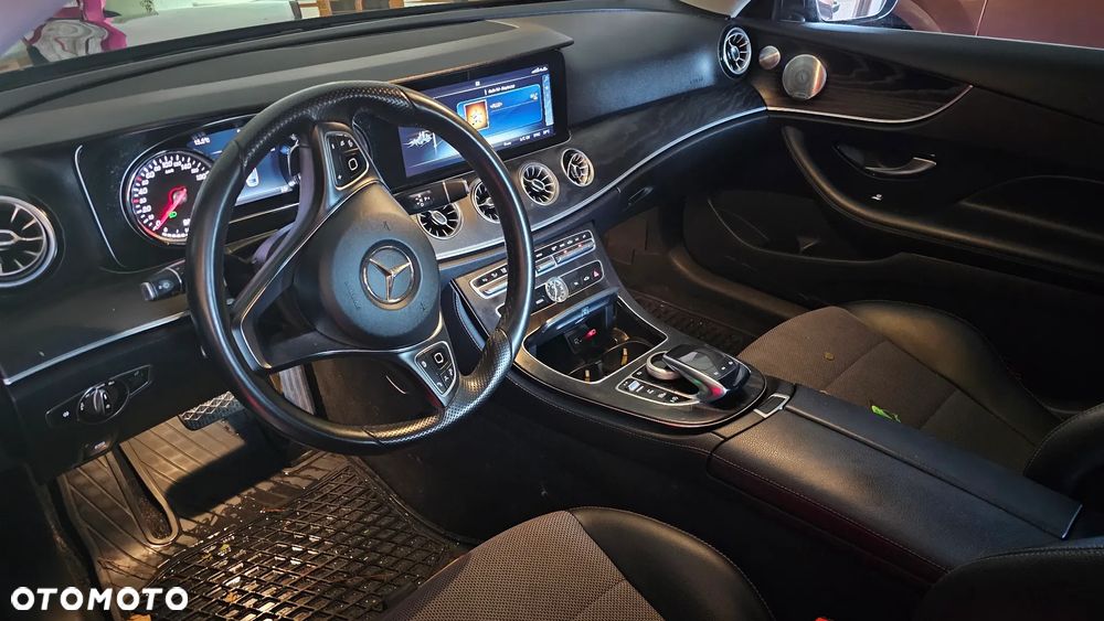 Mercedes-Benz Klasa E 220 d Coupe 4-Matic 9G-TRONIC - 5