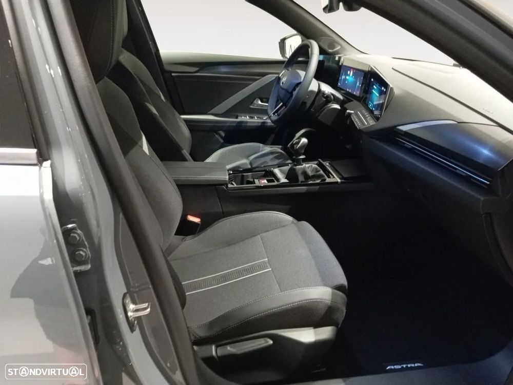 Opel Astra 1.2 T GS - 16