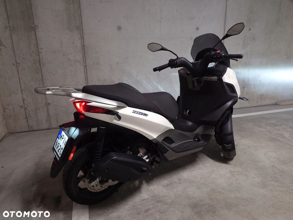 Piaggio MP-3 - 5