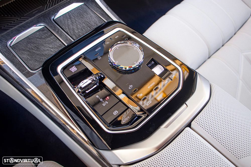 BMW 760 M760e xDrive - 29
