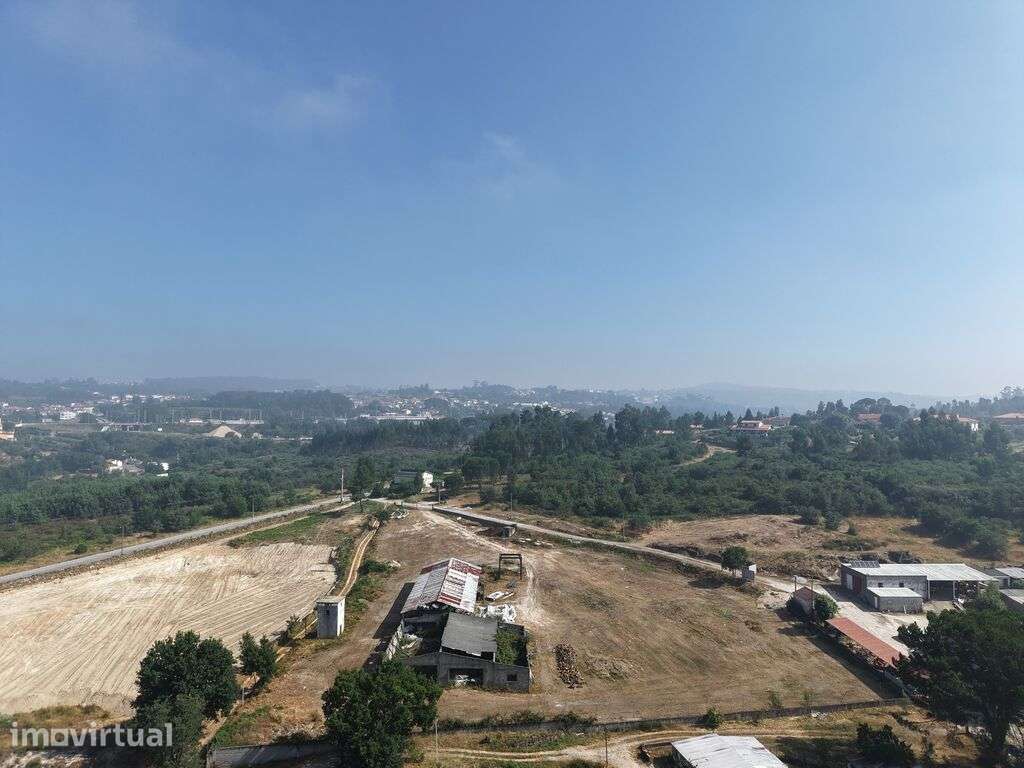 Hangar em Mangualde, Mesquitela e Cunha Alta de 320,00 m2 - Grande imagem: 2/8