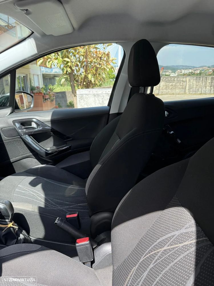 Peugeot 208 1.2 VTi Active - 16