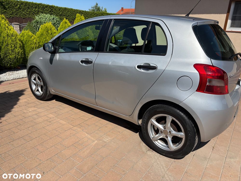 Toyota Yaris 1.0 Terra - 4