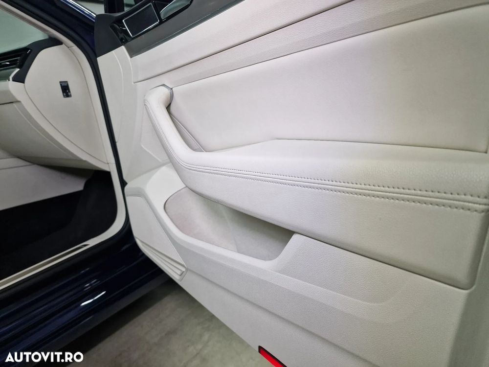 Volkswagen Passat 2.0 TDI SCR 4Motion DSG Highline - 23