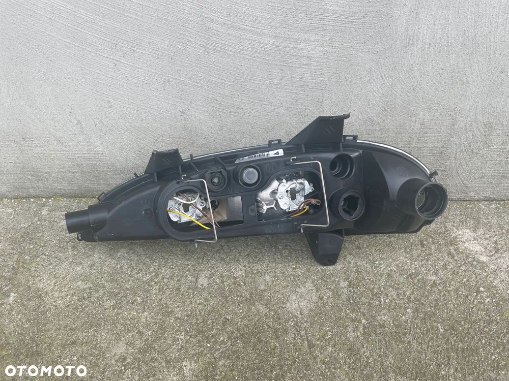 LAMPA PRZEDNIA PRAWA OPEL TIGRA 1994-2000 - NOWA VALEO - 2