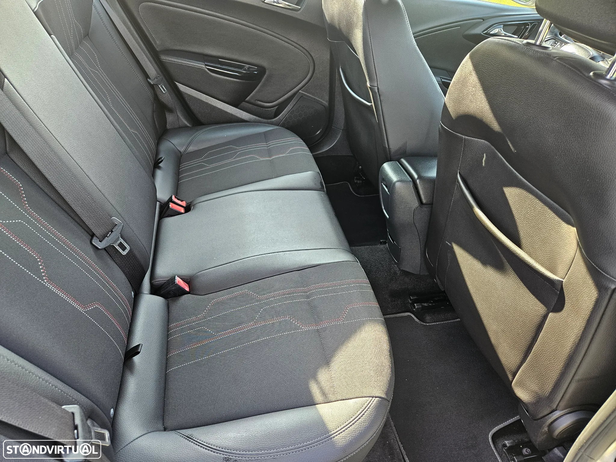Opel Astra Sports Tourer 1.7 CDTi Executive S/S - 22