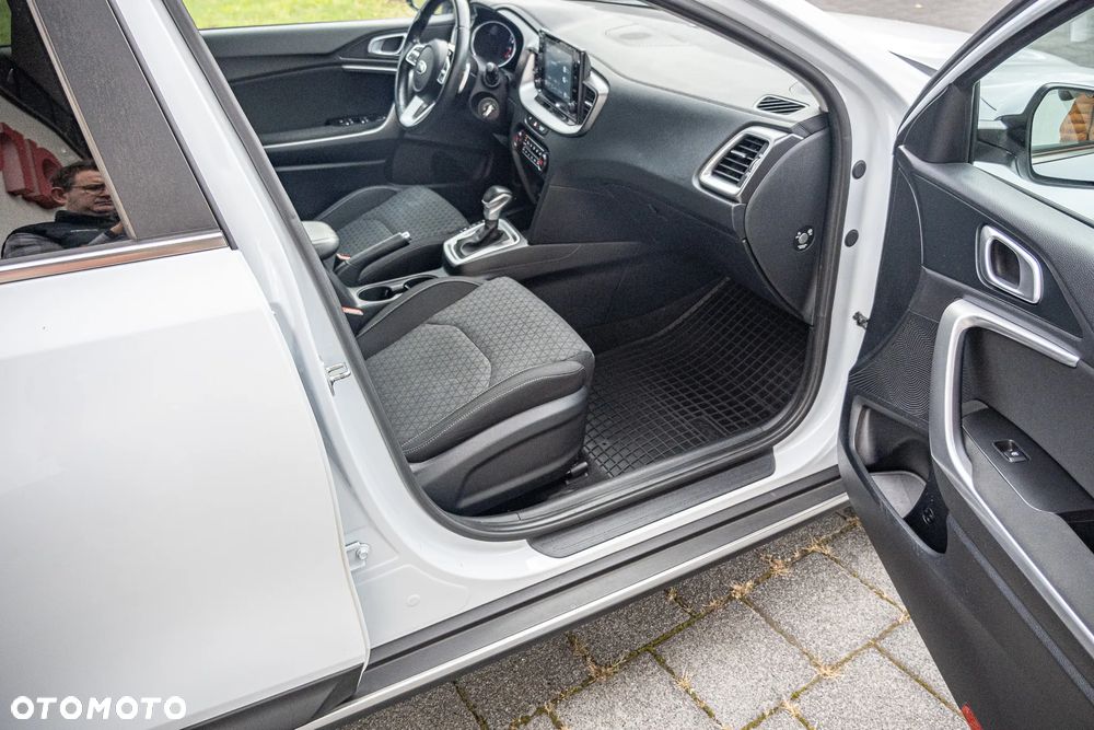 Kia XCeed - 15