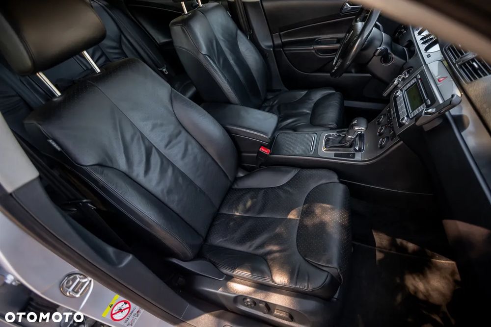 Volkswagen Passat Variant 3.2 V6 FSI 4Motion DSG Highline - 22
