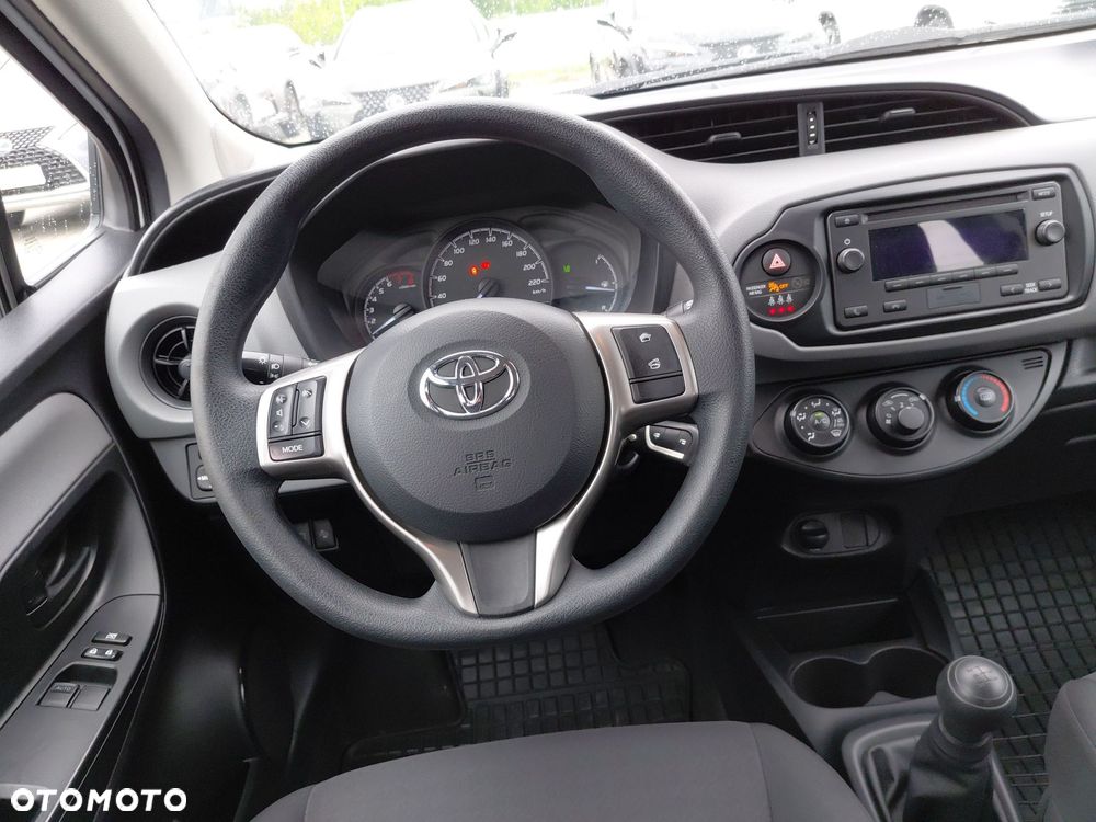 Toyota Yaris - 12