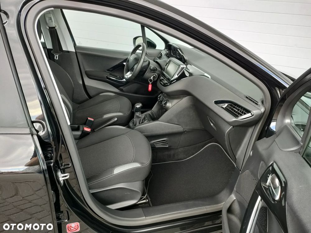 Peugeot 208 1.2 PureTech Style - 21