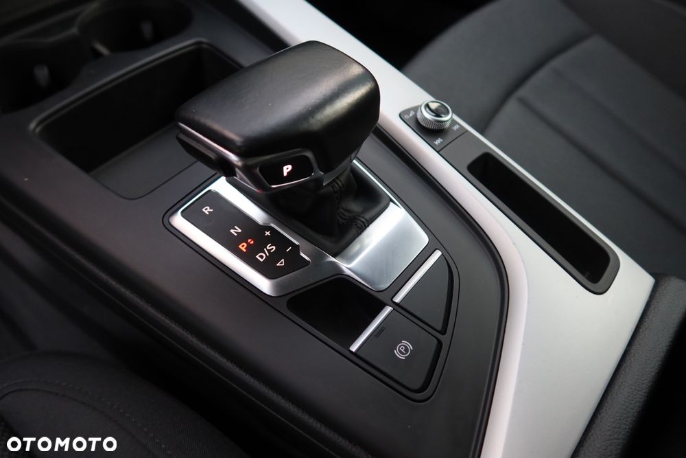Audi A4 Avant 30 TDI mHEV S tronic - 19