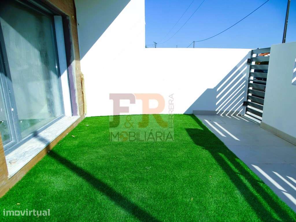 Moradia Duplex T3 com piscina e Pergúla Fernão Ferro - Grande imagem: 2/29