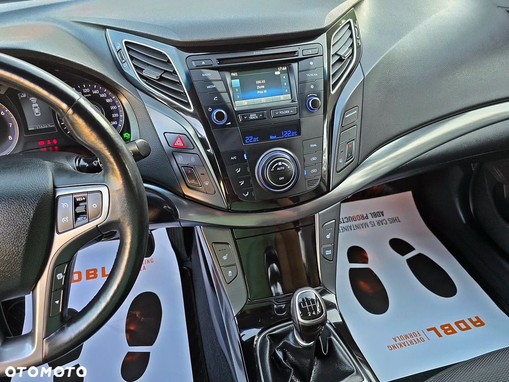 Hyundai i40 Kombi blue 1.6 Family+ - 23