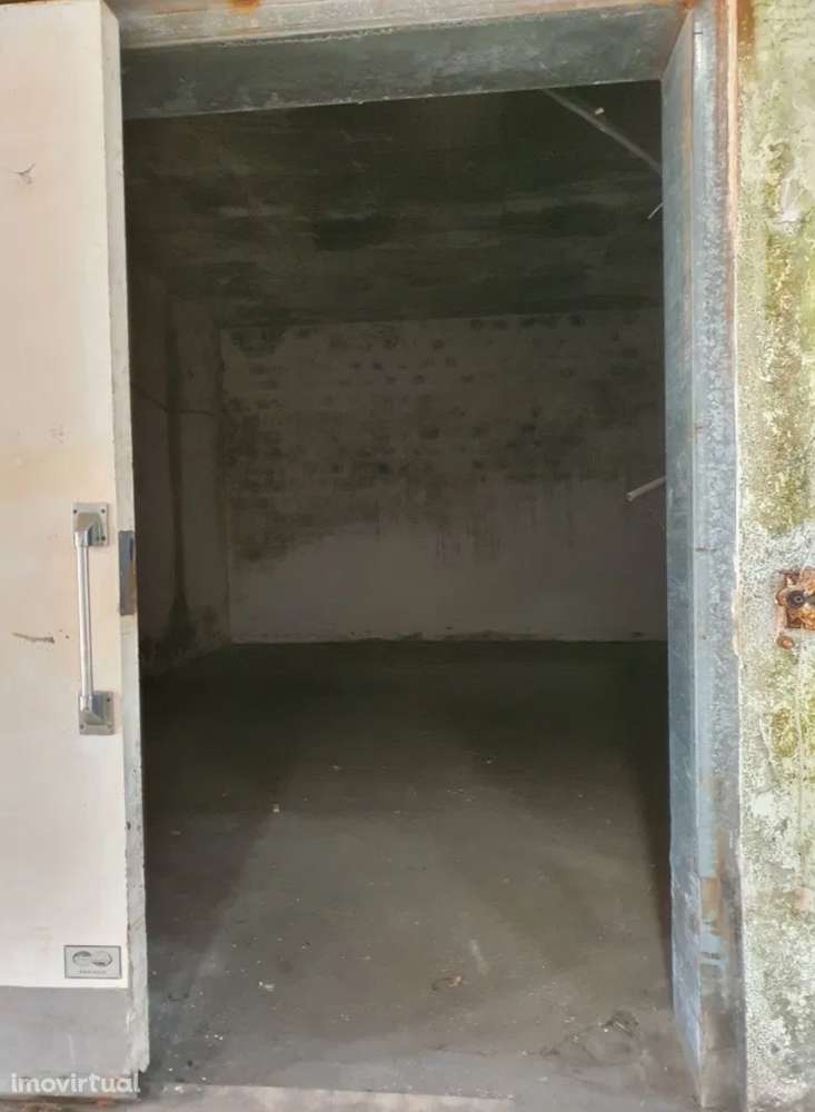 Arrenda-se Armazém 700m2
1.000 €
Negociável - Grande imagem: 5/8