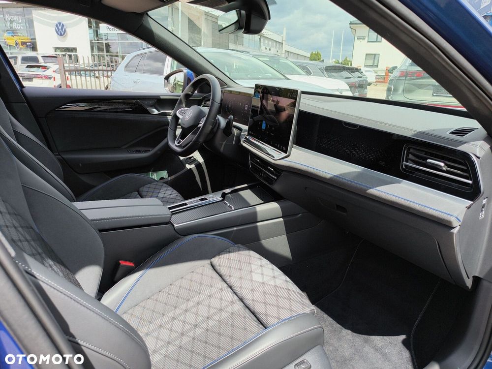 Volkswagen Passat - 11