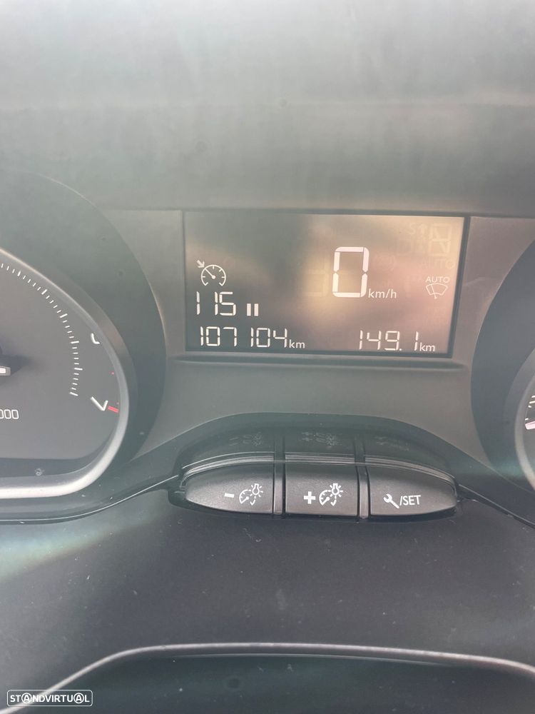 Peugeot 2008 PureTech 130 Allure - 5
