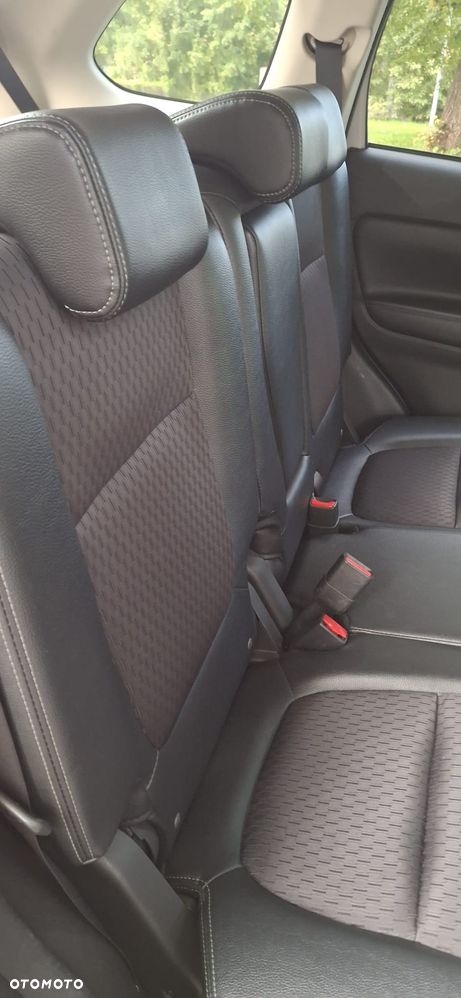 Mitsubishi Outlander - 24