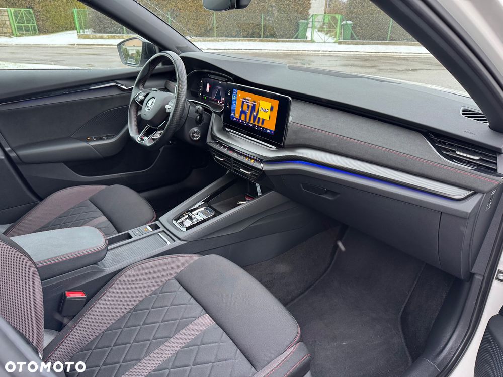 Skoda Octavia 2.0 TDI DSG RS - 23