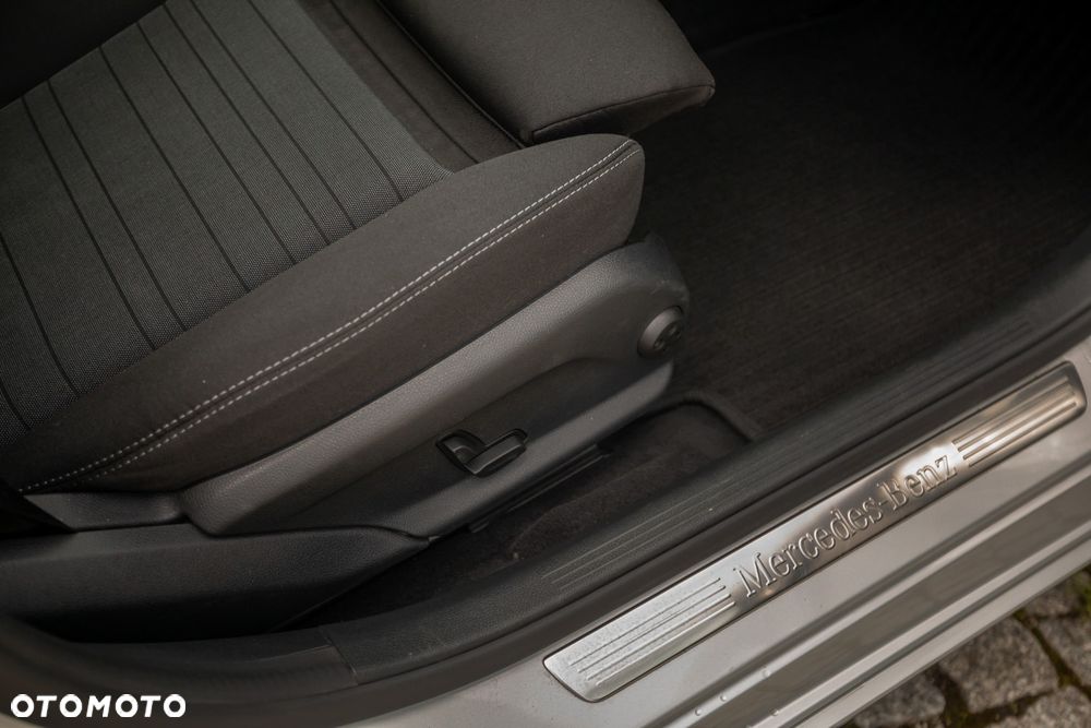 Mercedes-Benz Klasa C 200 d 7G-TRONIC - 28