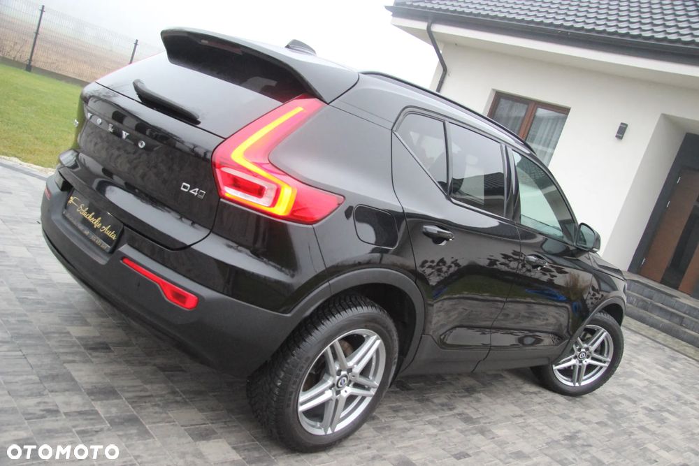 Volvo XC 40 D4 AWD Geartronic R-Design - 9