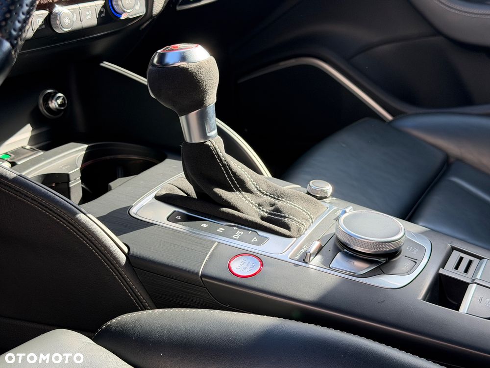 Audi S3 Limousine S tronic - 38