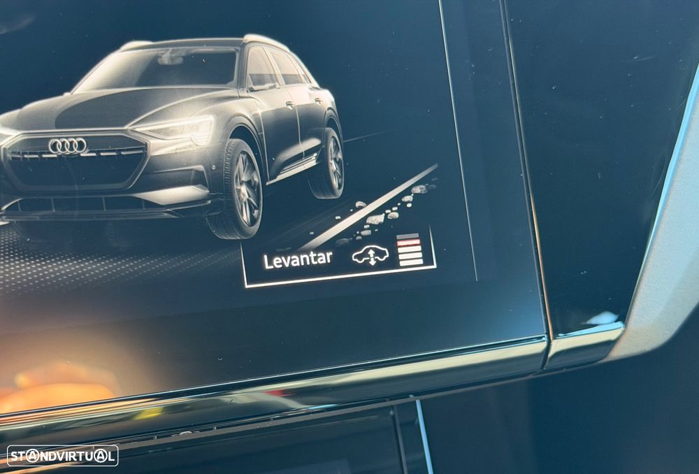 Audi e-tron 55 quattro S line - 31