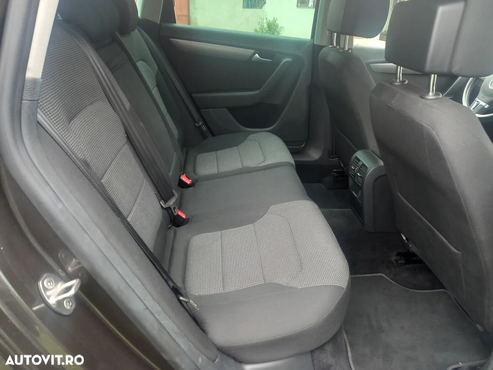 Volkswagen Passat 2.0 TDI BlueMotion Technology Comfortline - 8