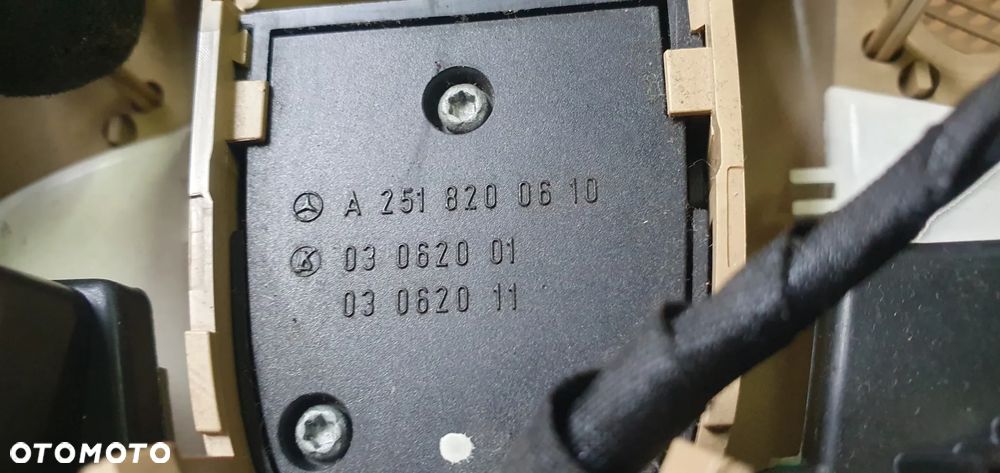 Lampka oświetlenie kabiny podsufitki szyberdach Mercedes ML W164 A1648207101 - 7