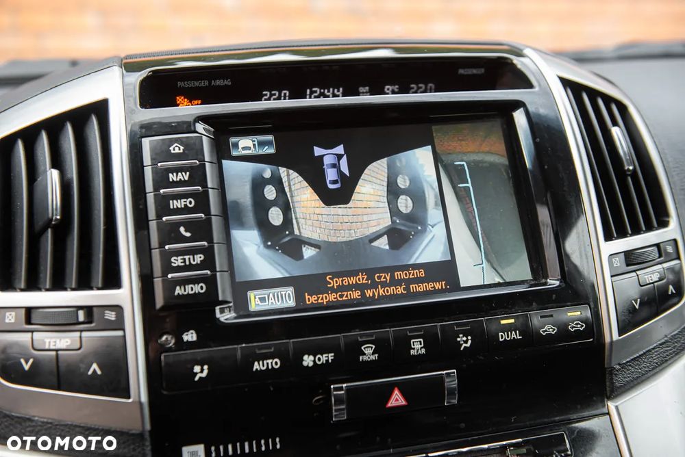 Toyota Land Cruiser - 26