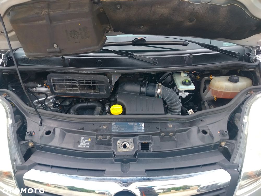 Opel Vivaro - 23