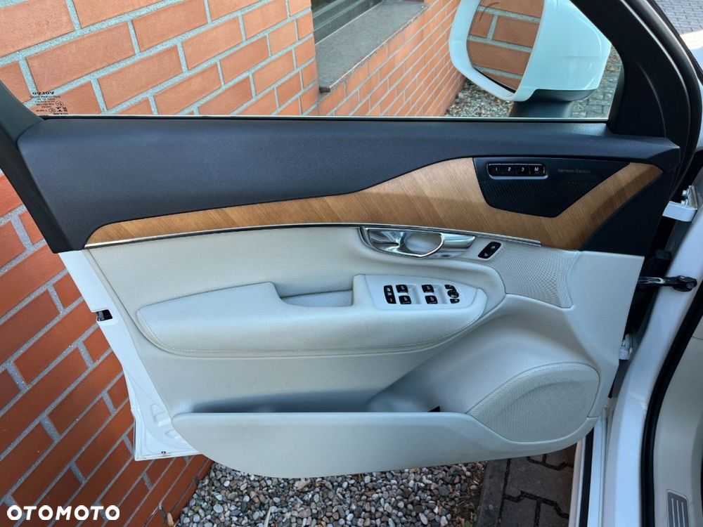 Volvo XC 90 B5 B AWD Plus Bright - 26