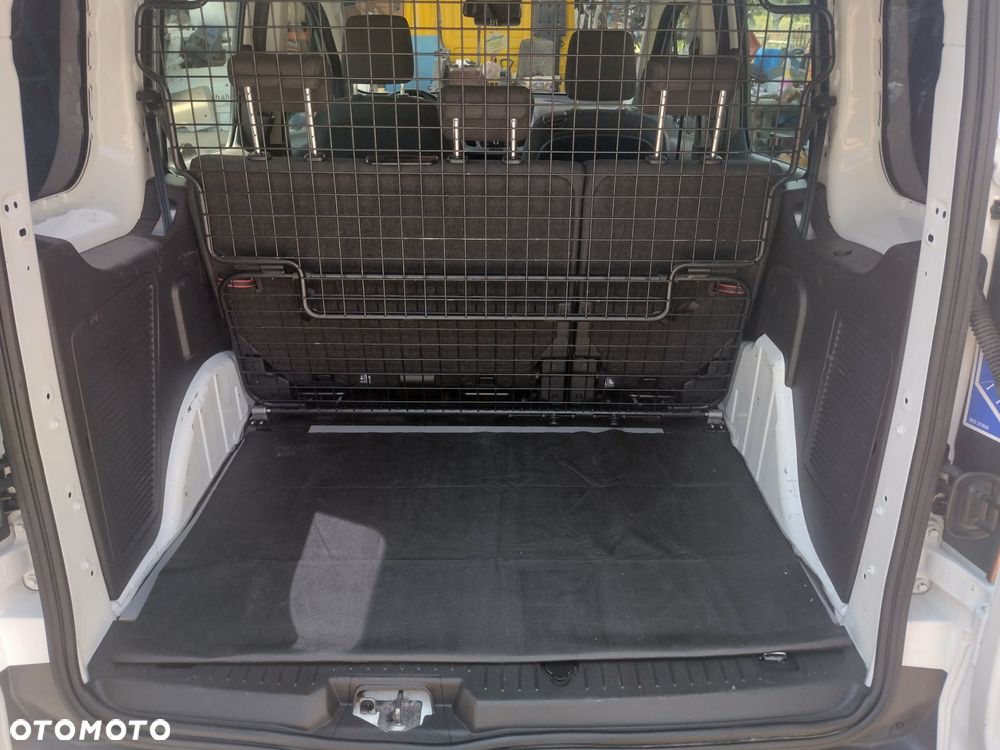 Ford Transit Connect - 9