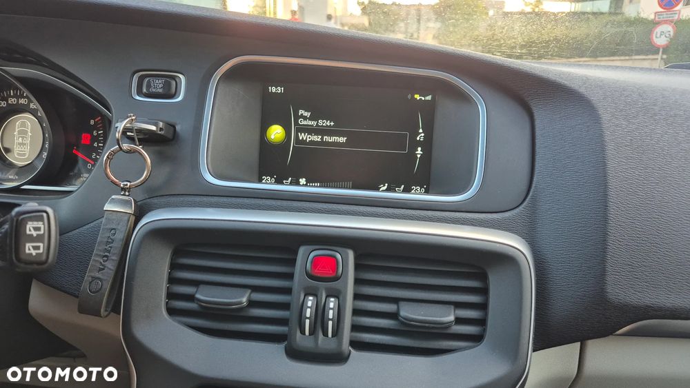 Volvo V40 T3 Drive-E Momentum - 27
