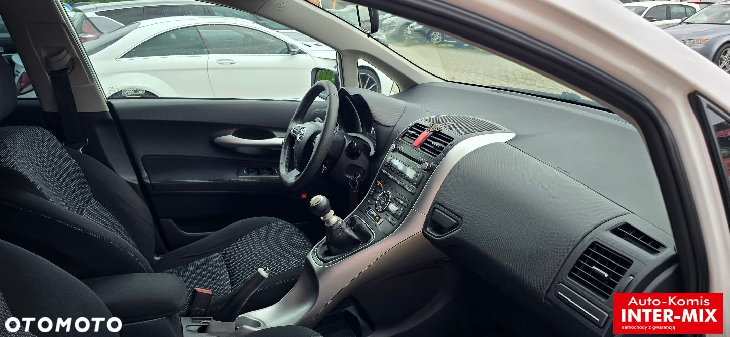 Toyota Auris - 12